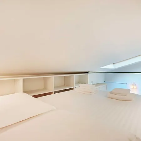 Chic And Cosy Apartment-canal Saint Martin Paris