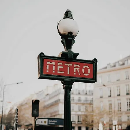 Chic And Cosy Apartment-canal Saint Martin Апартаменты *